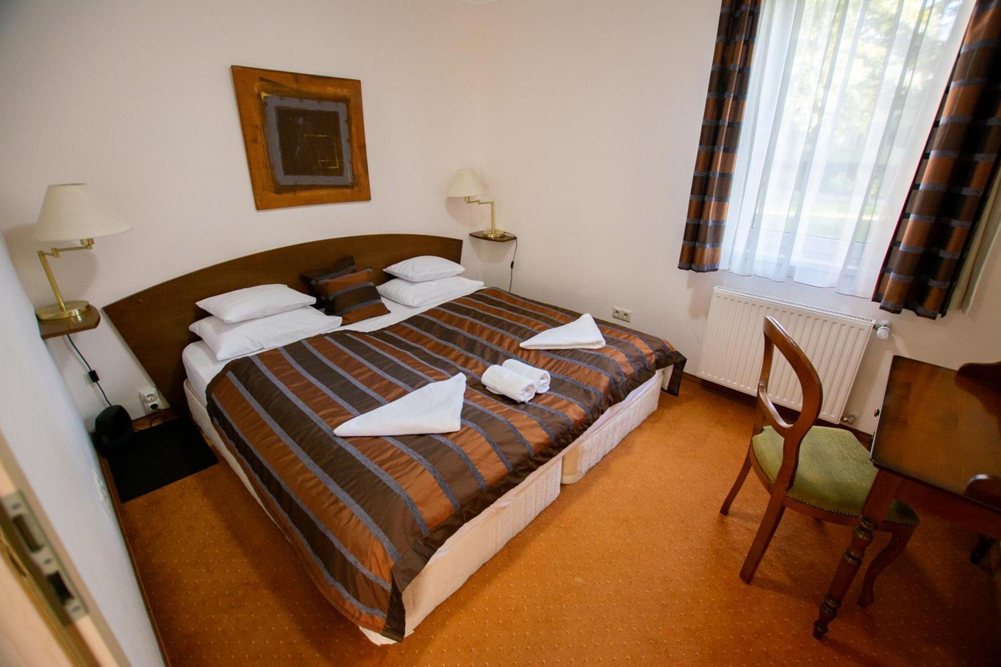 Bernadett Villa Apartman 3 Bük Exteriör bild